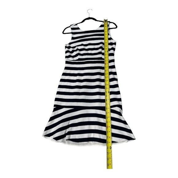 Banana Republic 

BLACK /WHITE STRIPE PONTE FLOUNCE DRESS size 8 - Picture 7 of 12